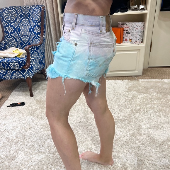 Vintage Levi’s Tie Dye Denim Shorts - Picture 3 of 4
